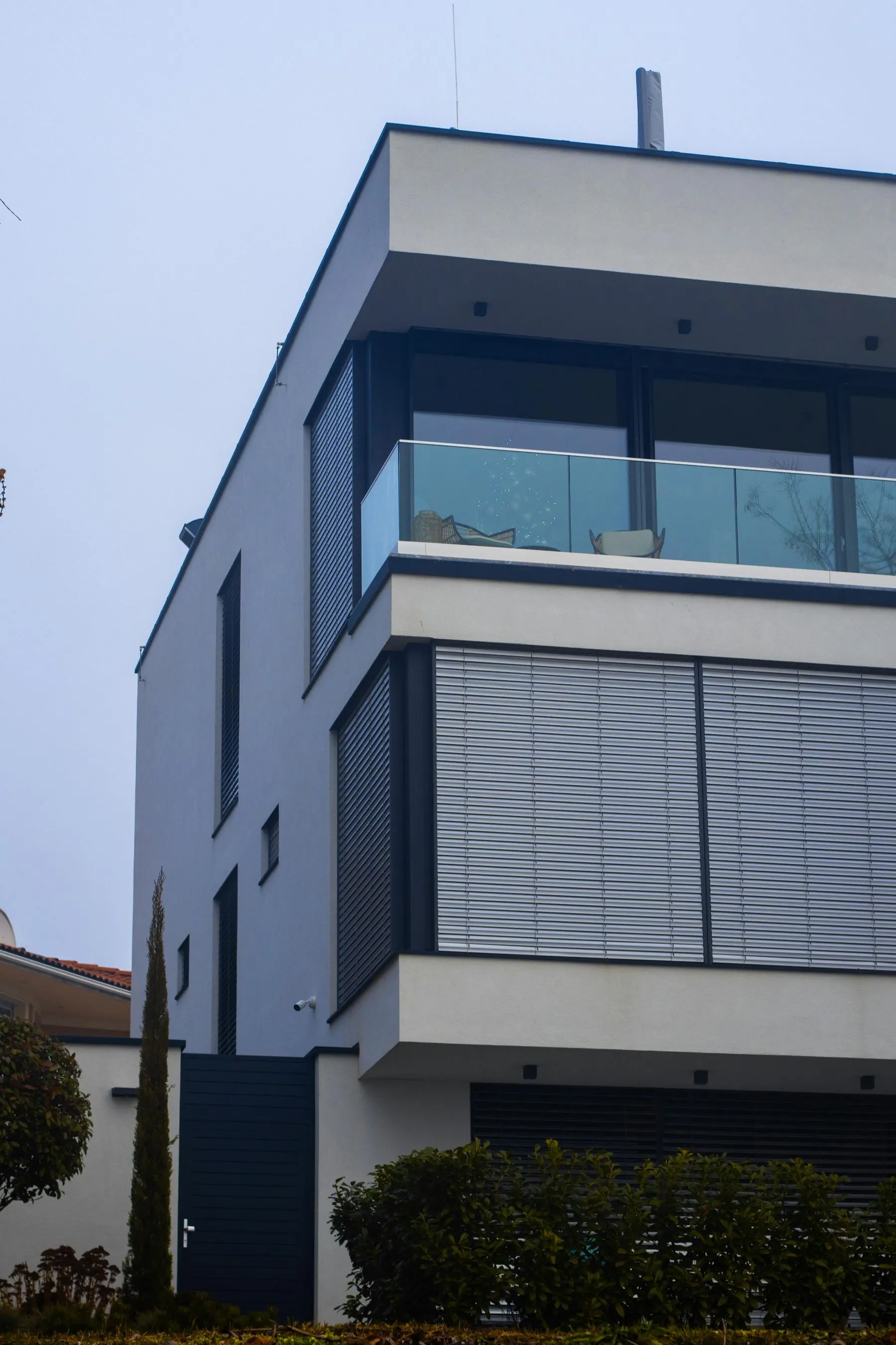 Contemporary minimalist residential architecture